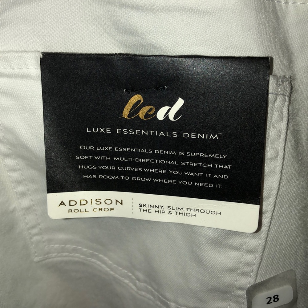 🍼2/$40 LED Cuffed Cropped Jean - Picture 6 of 7